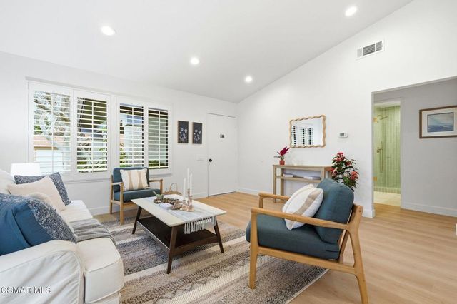 41040 Village 41, Camarillo, CA 93012