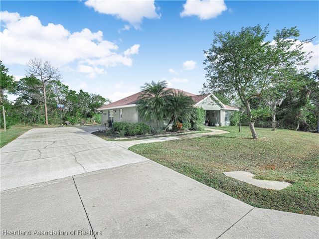 4606 Shamrock Street, Sebring, FL 33872