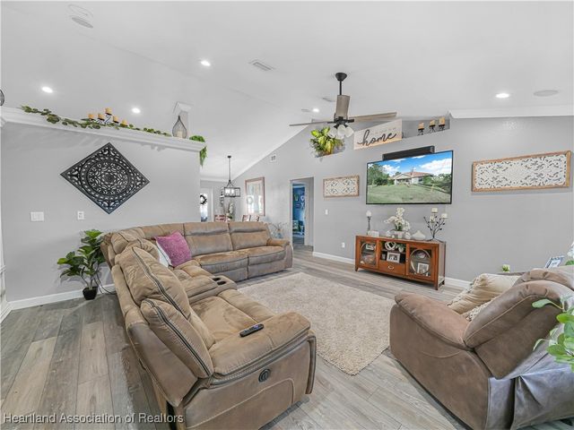 4606 Shamrock Street, Sebring, FL 33872