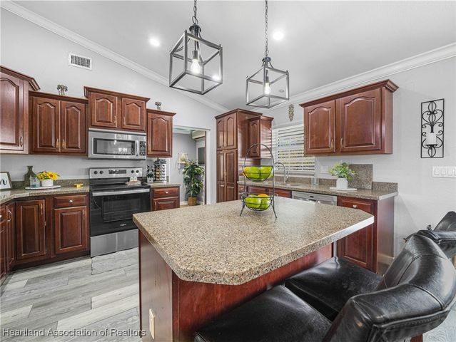 4606 Shamrock Street, Sebring, FL 33872