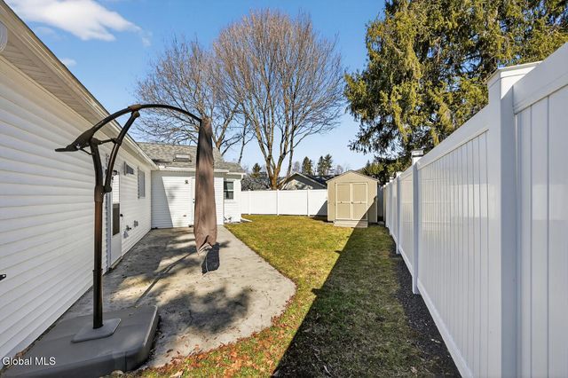 13 S Belmont Circle, Oneonta, NY 13820