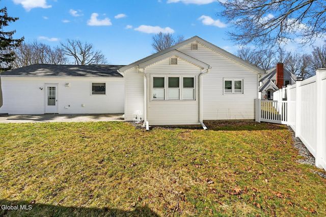 13 S Belmont Circle, Oneonta, NY 13820