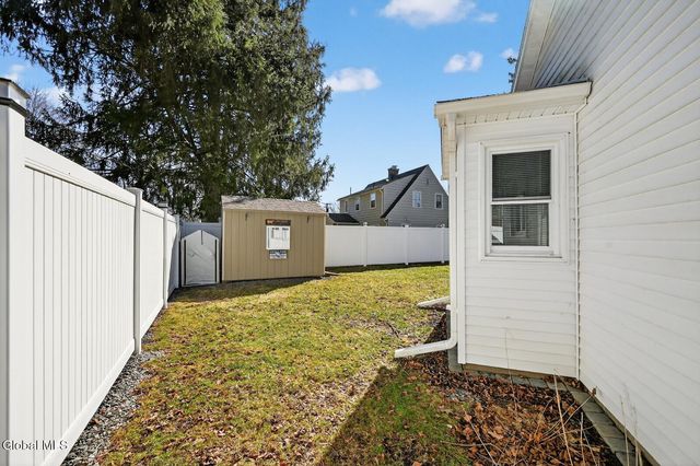 13 S Belmont Circle, Oneonta, NY 13820