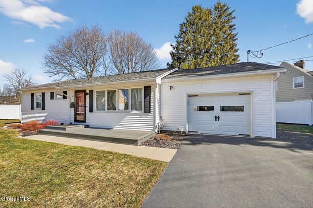 13 S Belmont Circle, Oneonta, NY 13820