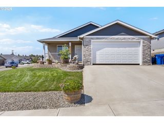 631 Se ROSE RIDGE Dr, Winston, OR 97496