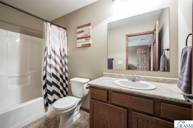 71 Benson Trail, North Mankato, MN 56003