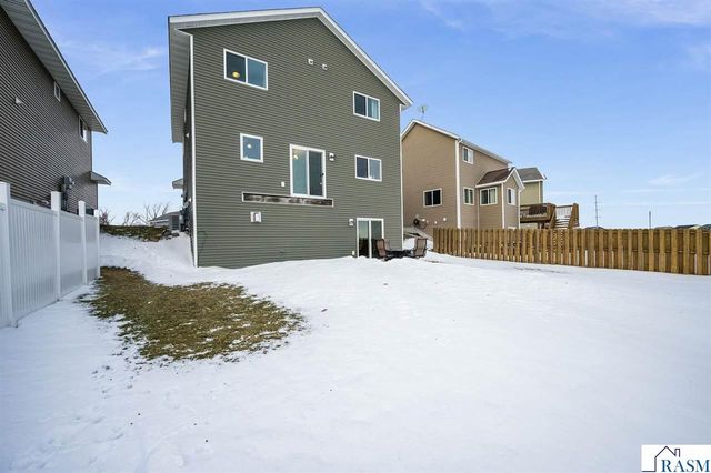 71 Benson Trail, North Mankato, MN 56003