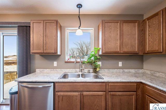 71 Benson Trail, North Mankato, MN 56003