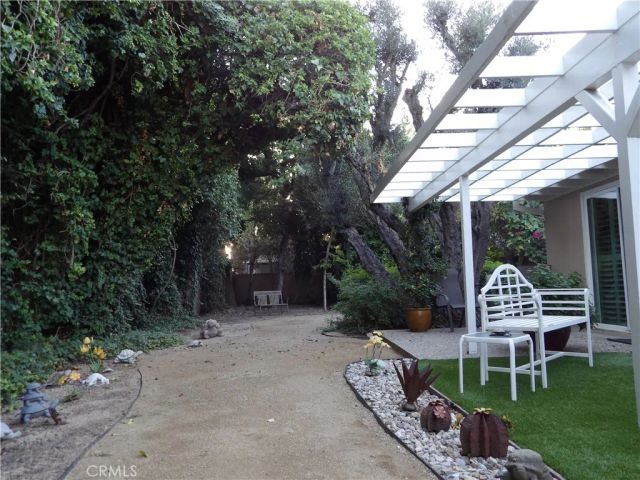 19260 Calahan Street, Northridge, CA 91324