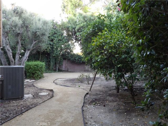 19260 Calahan Street, Northridge, CA 91324