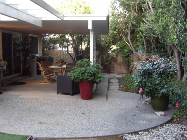 19260 Calahan Street, Northridge, CA 91324