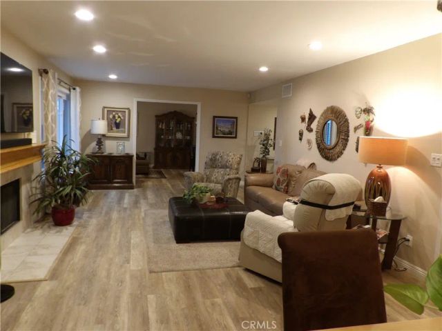 19260 Calahan Street, Northridge, CA 91324