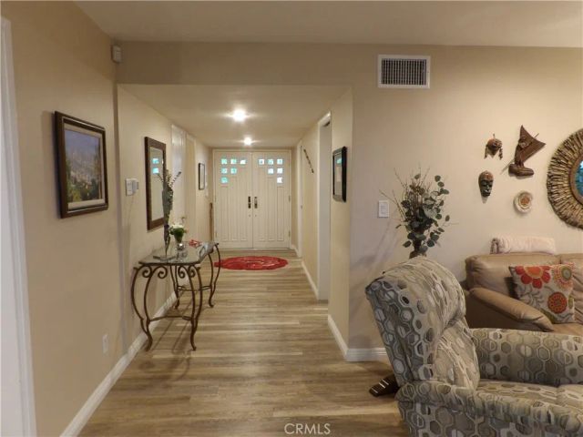 19260 Calahan Street, Northridge, CA 91324