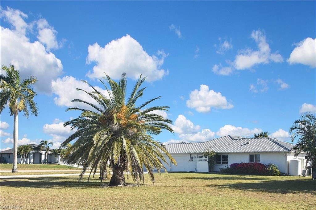 Image 5 of property listing at 3610 Tropicana PKWY W, Cape Coral, FL 33993