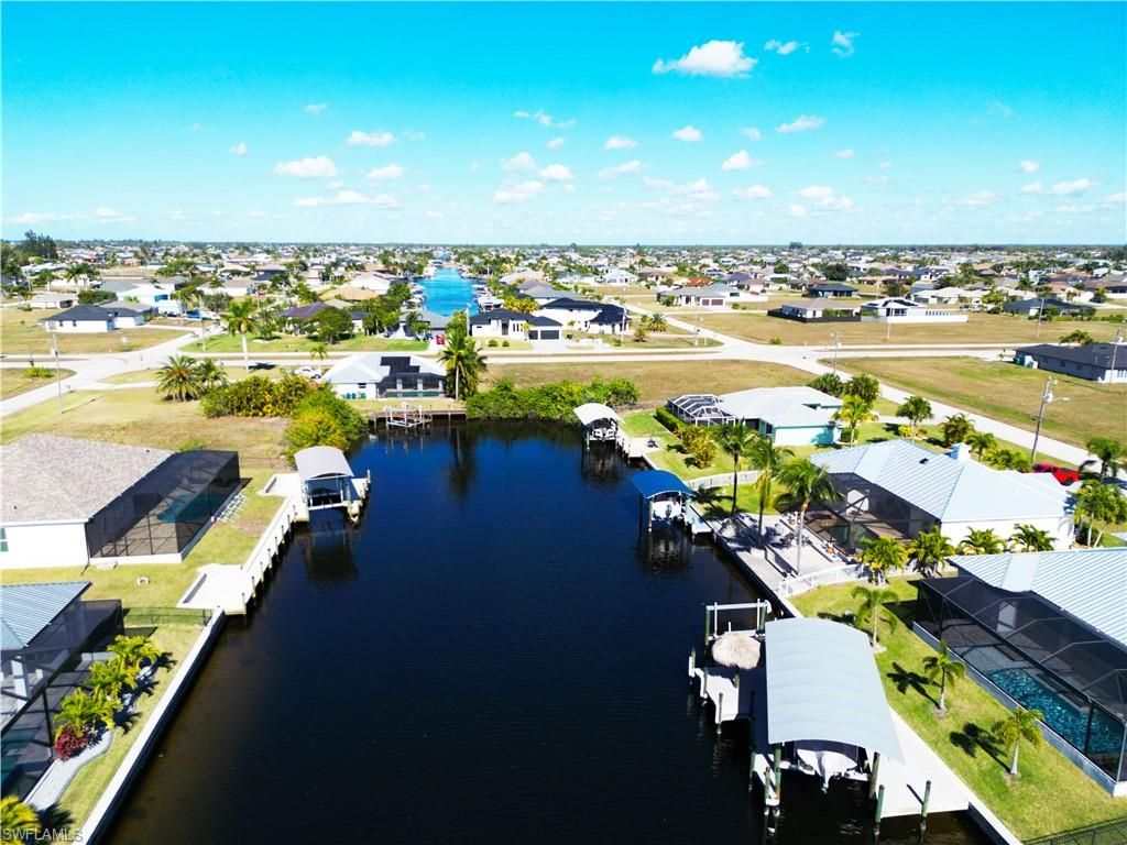 Image 6 of property listing at 3610 Tropicana PKWY W, Cape Coral, FL 33993