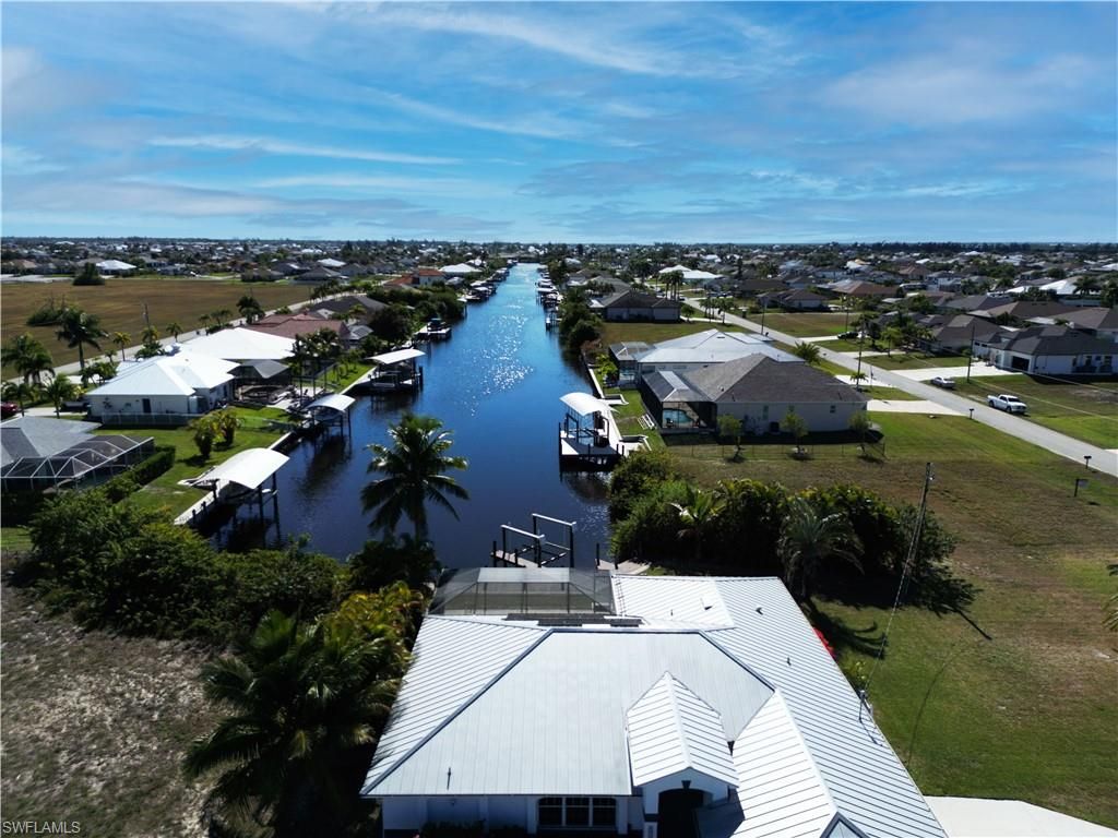 Image 8 of property listing at 3610 Tropicana PKWY W, Cape Coral, FL 33993