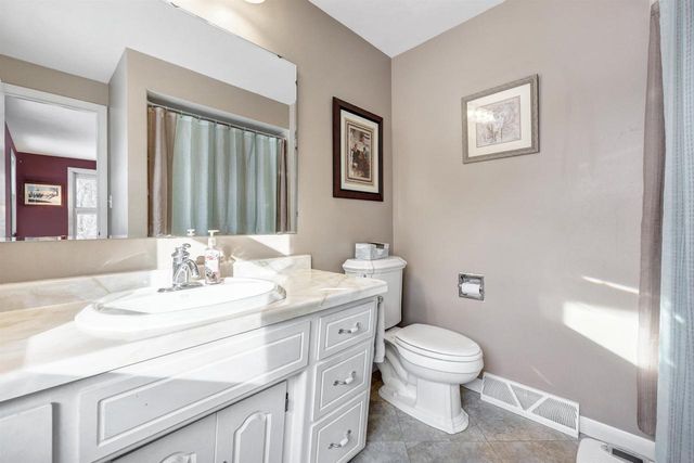 3577 HIDDEN VALLEY LANE, Green Bay, WI 54311