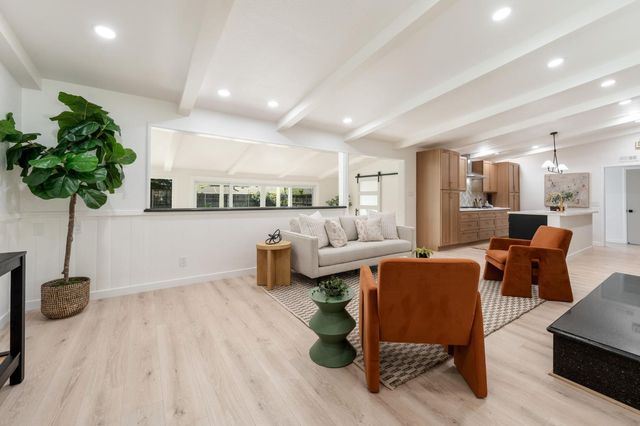 3210 Fieldcrest Dr, Sacramento, CA 95821