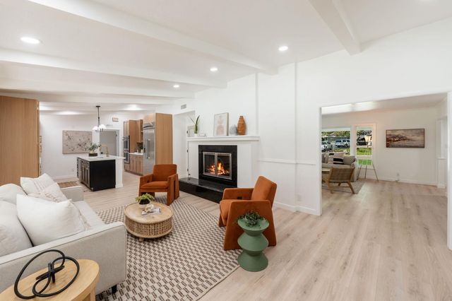 3210 Fieldcrest Dr, Sacramento, CA 95821