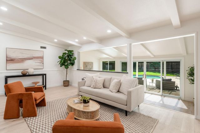 3210 Fieldcrest Dr, Sacramento, CA 95821