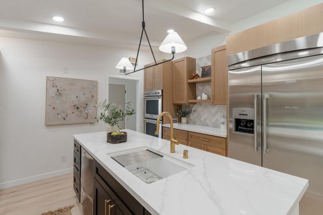 3210 Fieldcrest Dr, Sacramento, CA 95821