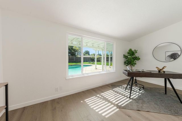 3210 Fieldcrest Dr, Sacramento, CA 95821