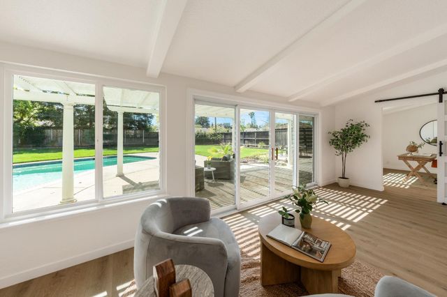 3210 Fieldcrest Dr, Sacramento, CA 95821