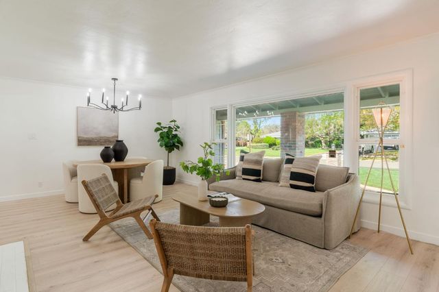 3210 Fieldcrest Dr, Sacramento, CA 95821