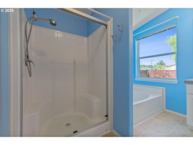 1949 Se PALMQUIST Rd 73, Gresham, OR 97080