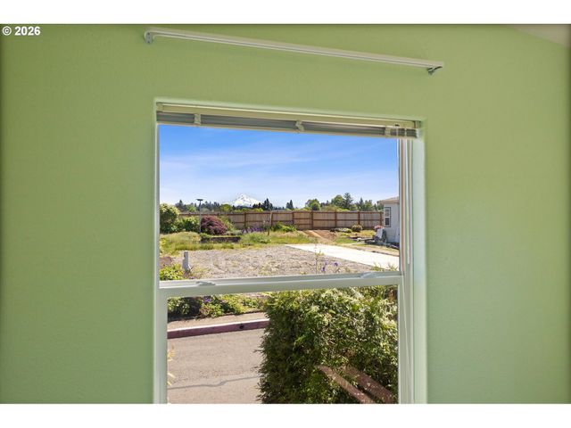 1949 Se PALMQUIST Rd 73, Gresham, OR 97080