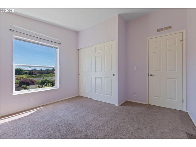 1949 Se PALMQUIST Rd 73, Gresham, OR 97080