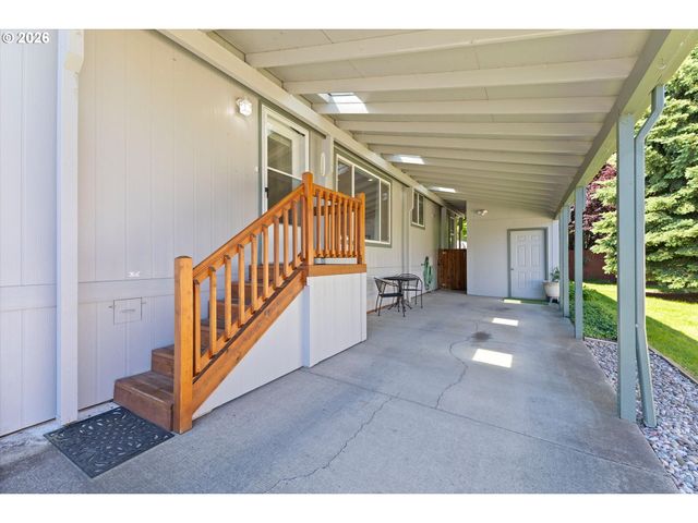 1949 Se PALMQUIST Rd 73, Gresham, OR 97080