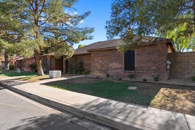 48 N Colonial Drive, Gilbert, AZ 85234