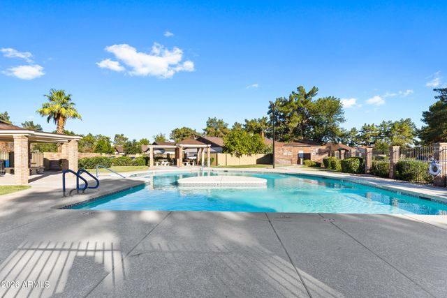 48 N Colonial Drive, Gilbert, AZ 85234