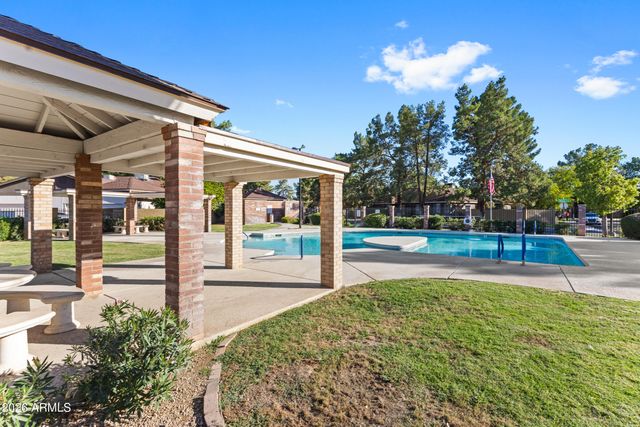 48 N Colonial Drive, Gilbert, AZ 85234