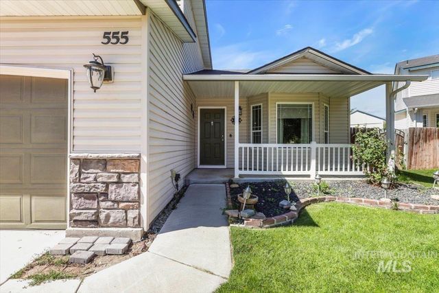 555 W Mulberry Loop, Nampa, ID 83686