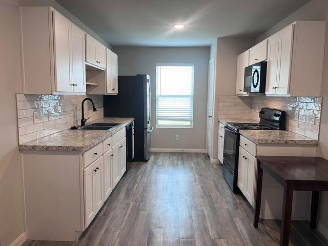 2847 Golf Crest Drive, Wharton, TX 77488