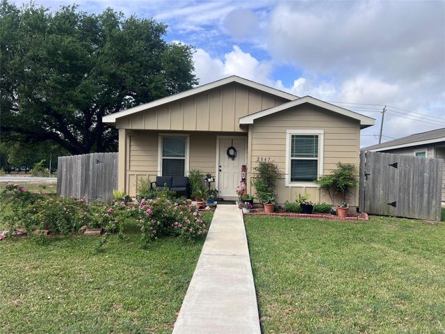 2847 Golf Crest Drive, Wharton, TX 77488