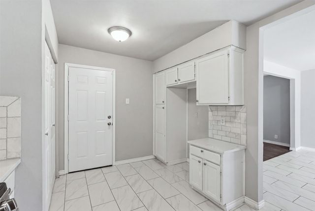 2114 Brookshire Street, Arlington, TX 76010