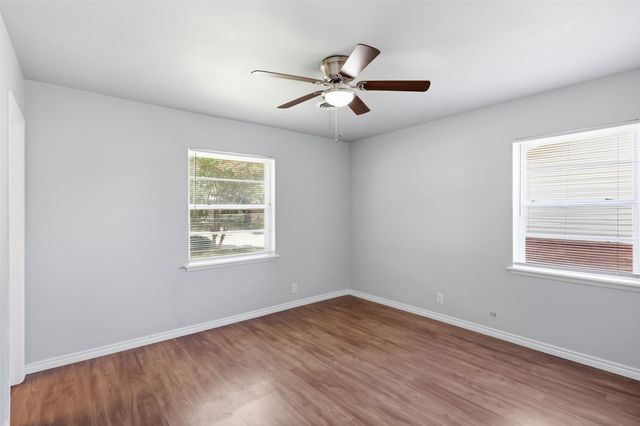 2114 Brookshire Street, Arlington, TX 76010