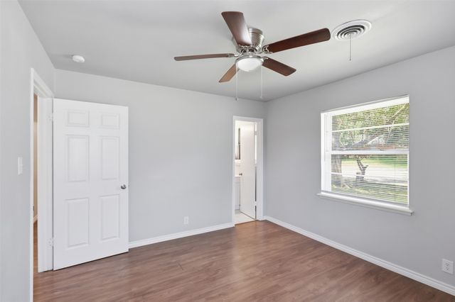 2114 Brookshire Street, Arlington, TX 76010