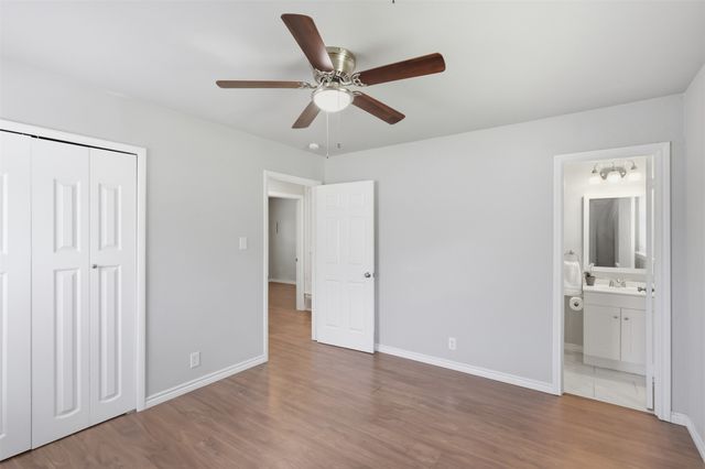 2114 Brookshire Street, Arlington, TX 76010