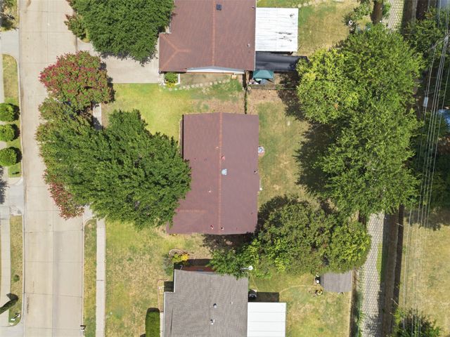 2114 Brookshire Street, Arlington, TX 76010