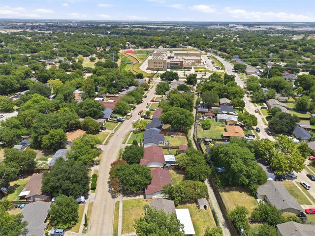 2114 Brookshire Street, Arlington, TX 76010