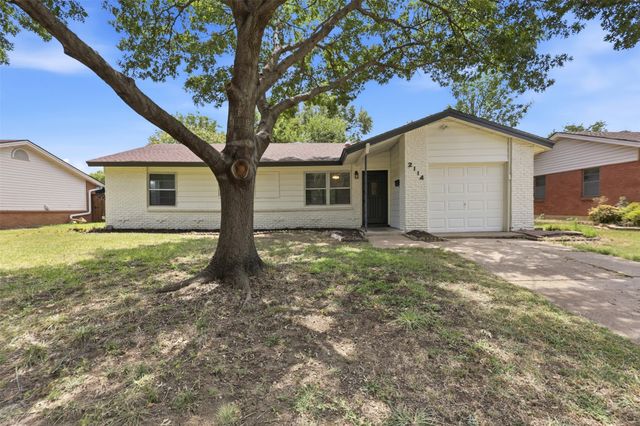 2114 Brookshire Street, Arlington, TX 76010