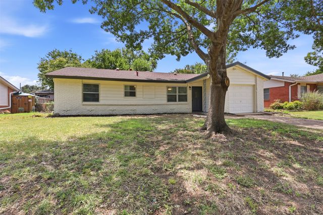 2114 Brookshire Street, Arlington, TX 76010