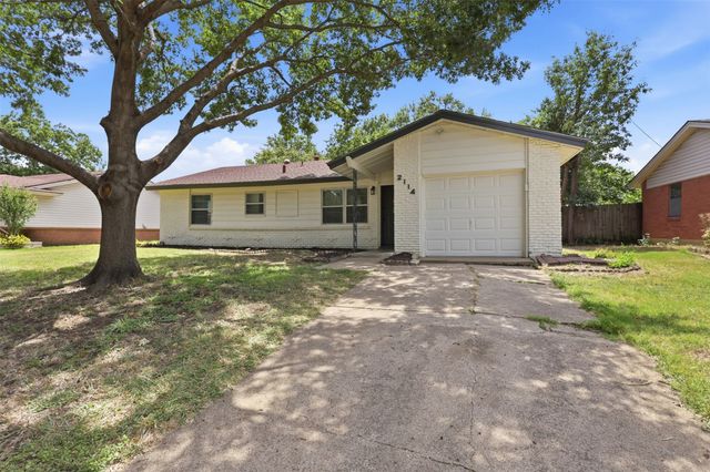 2114 Brookshire Street, Arlington, TX 76010