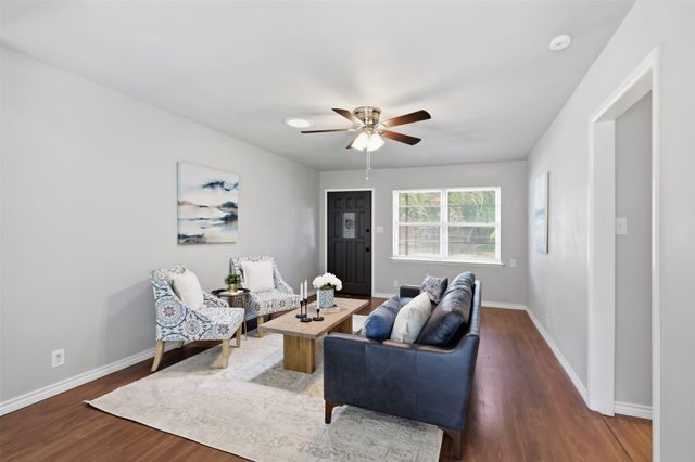 2114 Brookshire Street, Arlington, TX 76010