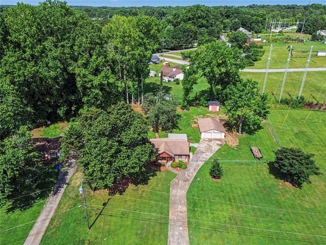 8865 North View Drive, Lithia Springs, GA 30122