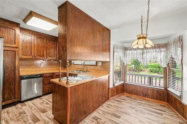 8865 North View Drive, Lithia Springs, GA 30122